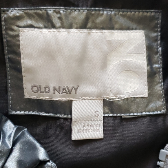 Old Navy Puffer Vest - Picture 3 of 5